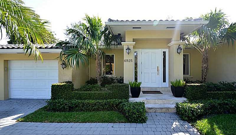 1st image of 6925 Almansa St
