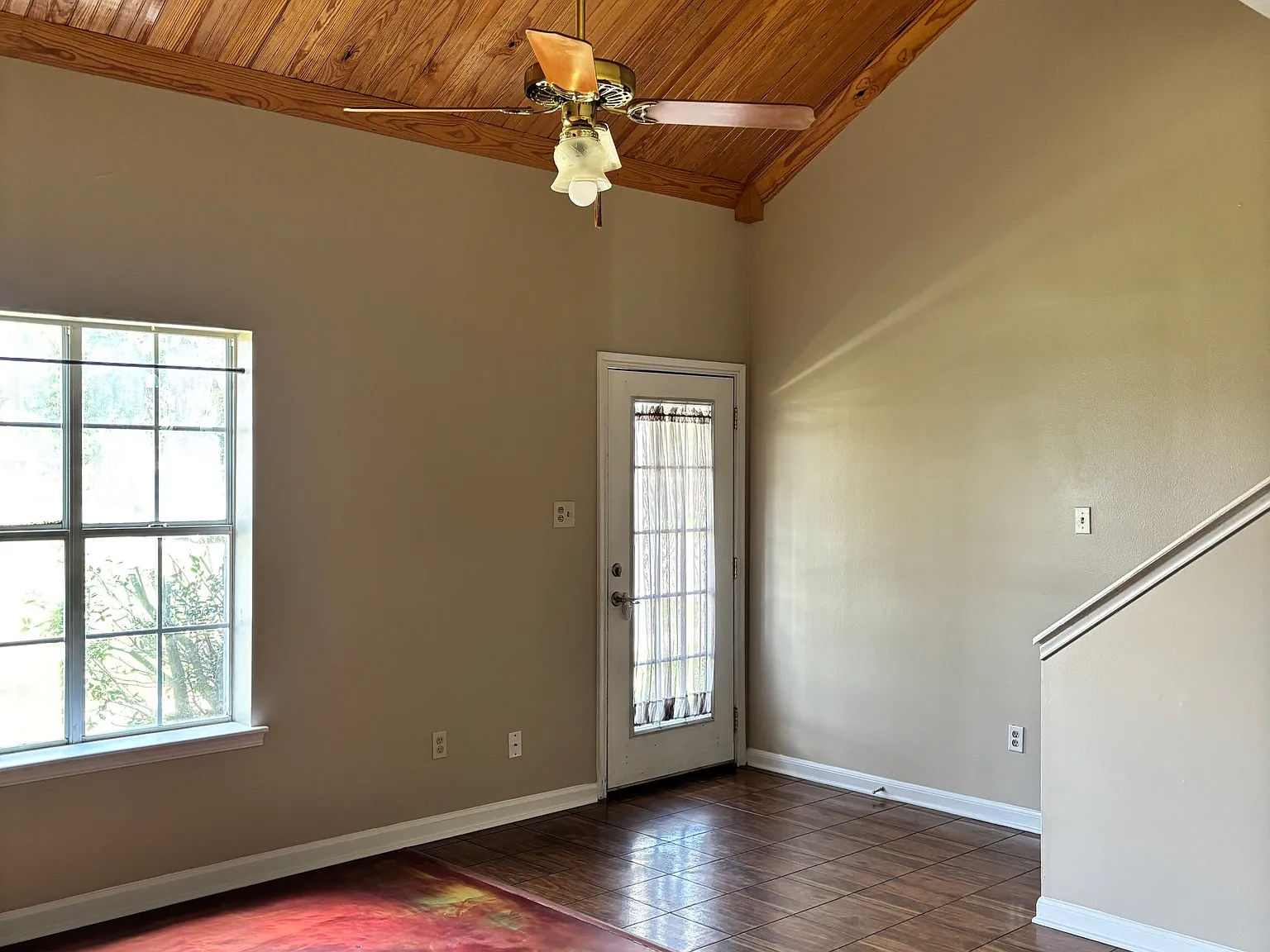 3 bed, $1,600 — Photo 3