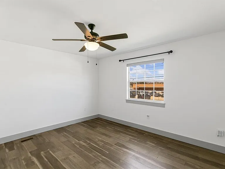 Office/bedroom Downstairs