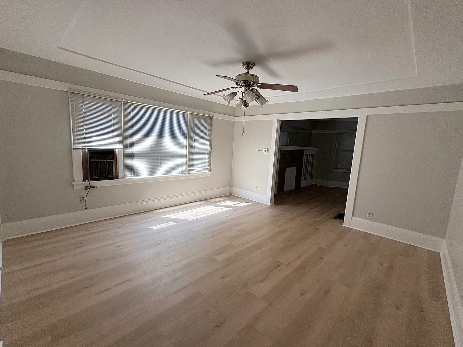 1 bed, 1.0 bath, $1,900 — Photo 2