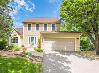 8833 Hawthorne Dr, Eden Prairie, MN 55347