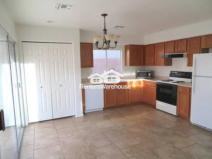 17606 N 17th Pl #1120 — Photo 3