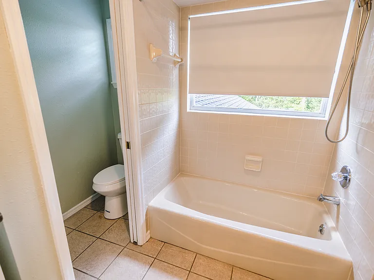 2119 Shady Oaks Dr — Photo 11