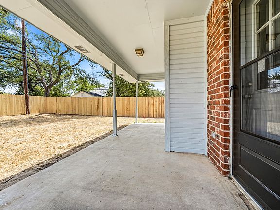 5th image of 1111 Springhill St
