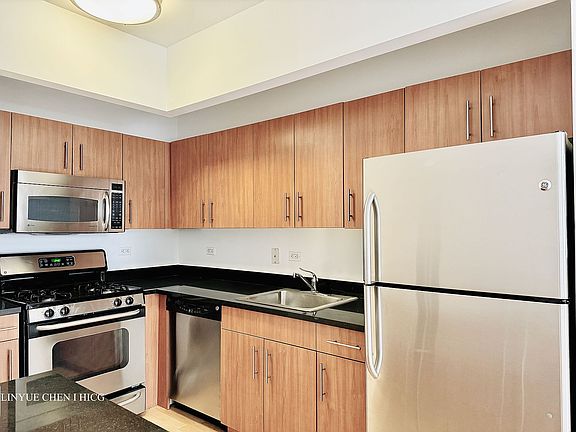 4th image of 20 West St APT 12L