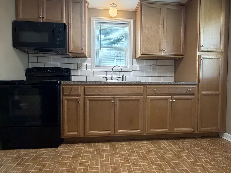 1112 McKinley Blvd #B — Photo 6