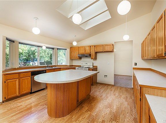 5th image of 24221 30th Avenue Ct E