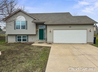 1100 E 12th St, Holland, MI 49423