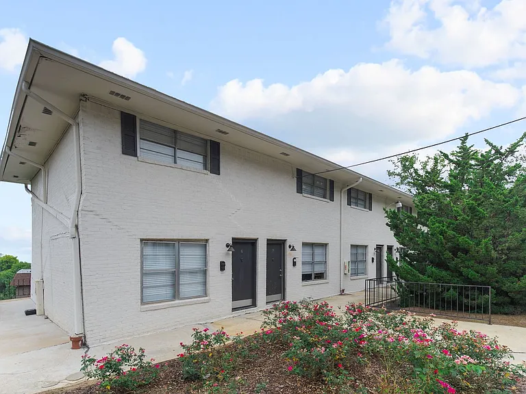 3200 Hillside Ave — Photo 53