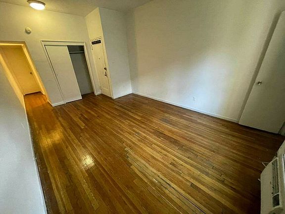 4th image of 414 E 81st St #4C