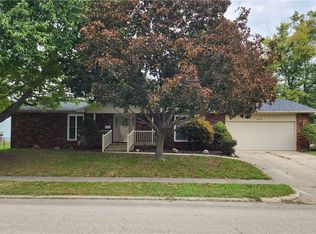 478 Shadow Dr, Decatur, IL 62526