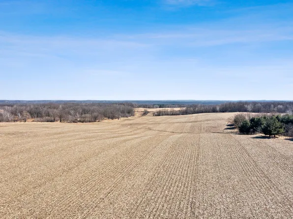 39889 Quinlan Ave, Center City, MN 55012