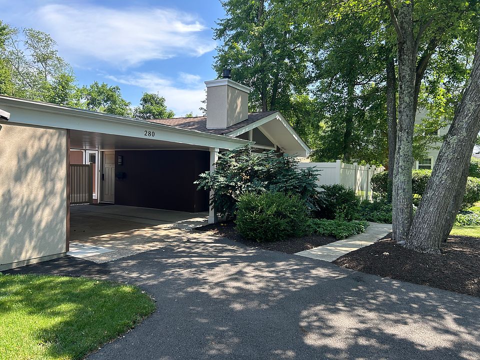 carport and parking for 2 cars