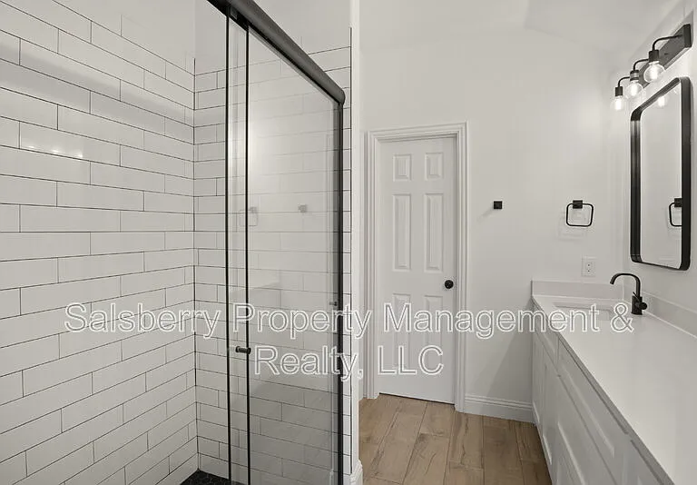 338 S 3rd St — Photo 17