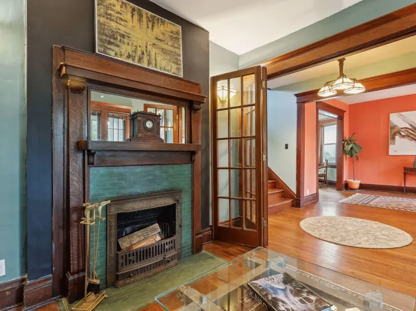 1975 Selby Ave, Saint Paul, MN 55104