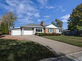 802 9th St, Menasha, WI 54952