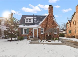 1253 Grayton St, Grosse Pointe Park, MI 48230