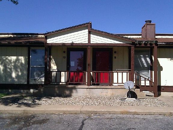 3rd image of 401 Circle Dr APT 6