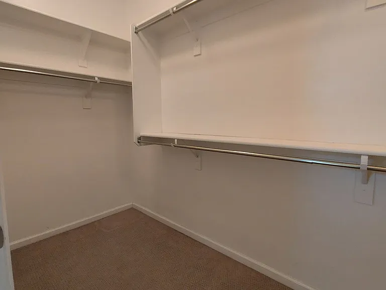 1025 S 200th Ln — Photo 32