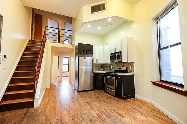 Rented by EXR | media 1