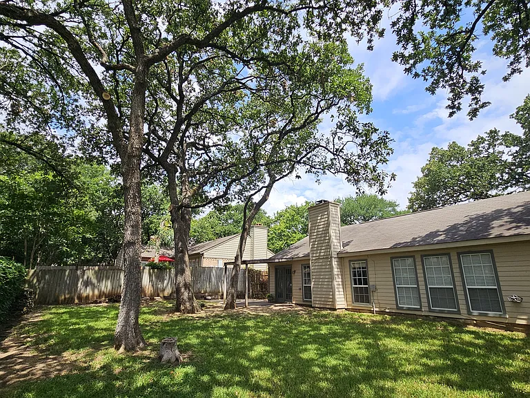 416 Thorn Wood Dr — Photo 15