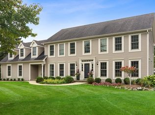 668 Stillwater Ln, Barrington, IL 60010