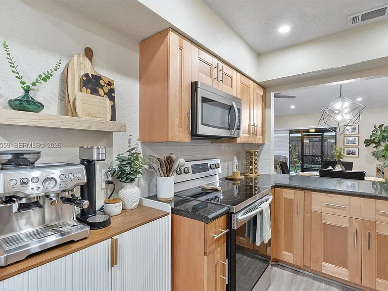1581 NW 98th Way #1581 — Photo 24