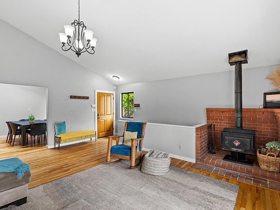 4th image of 163 Casa Linda Ln