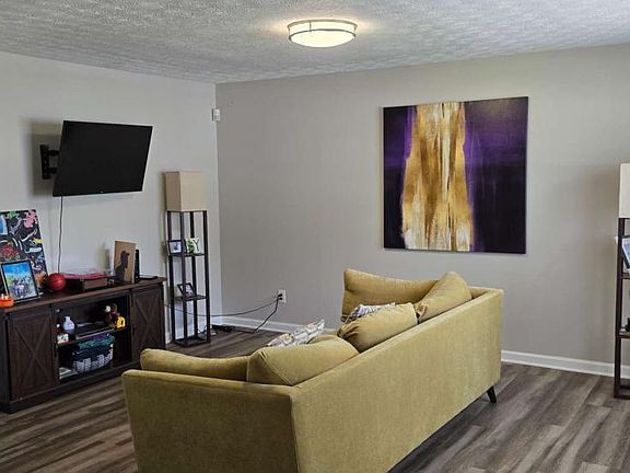 4th image of 1314 Hollenbeck Ln