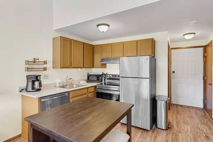 1 bed, $2,350 — Photo 4