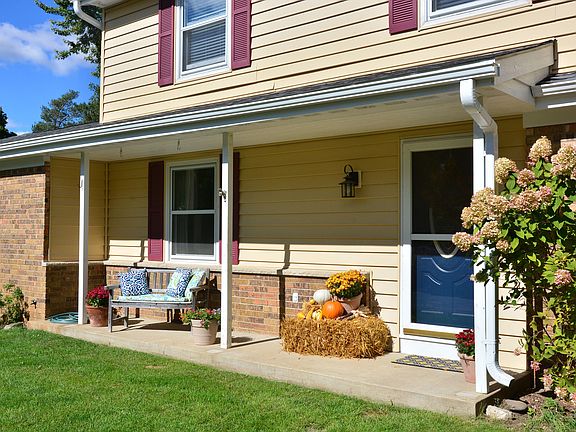 2nd image of 2780 Farview Dr