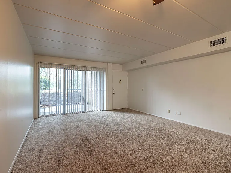 Woodside Terrace Apartments — Photo 30