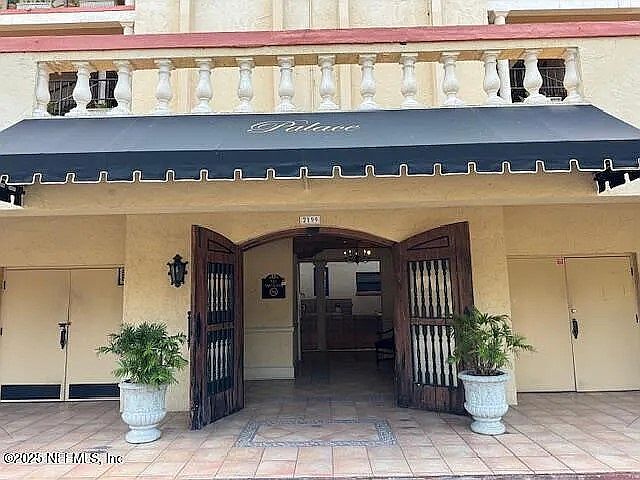 Entry to elevator