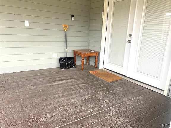 4th image of 386 McHenry Valley Rd