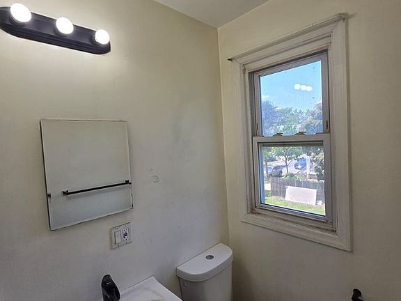 5th image of 320 Cleveland Ave #2