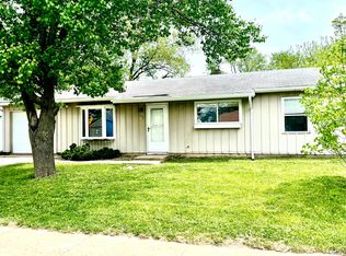 1215 Mount Vernon Dr, Bloomington, IL