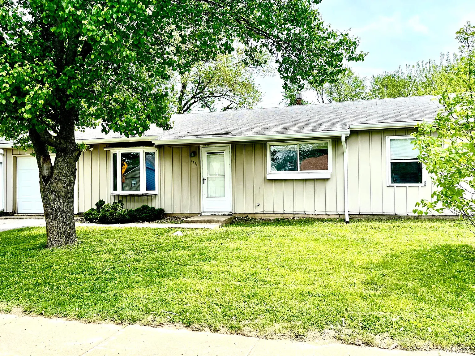 1215 Mount Vernon Dr photo 1