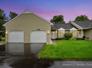 2845 Parkside Dr, Jenison, MI 49428