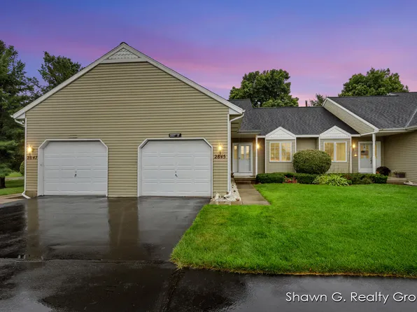 2845 Parkside Dr, Jenison, MI 49428