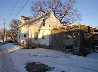 1117 Hubbard Ave NE, Cedar Rapids, IA 52402