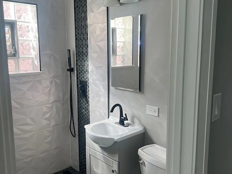 1002 N 24th Ave — Photo 1