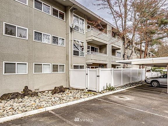 3rd image of 12700 NE 8th St APT E107