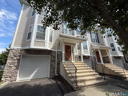 1401 Briar Woods Ln #1401 Photo 1