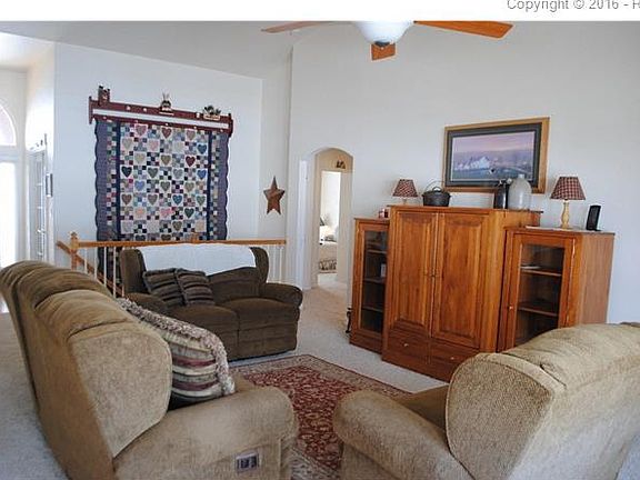 5th image of 8884 Towner Ave