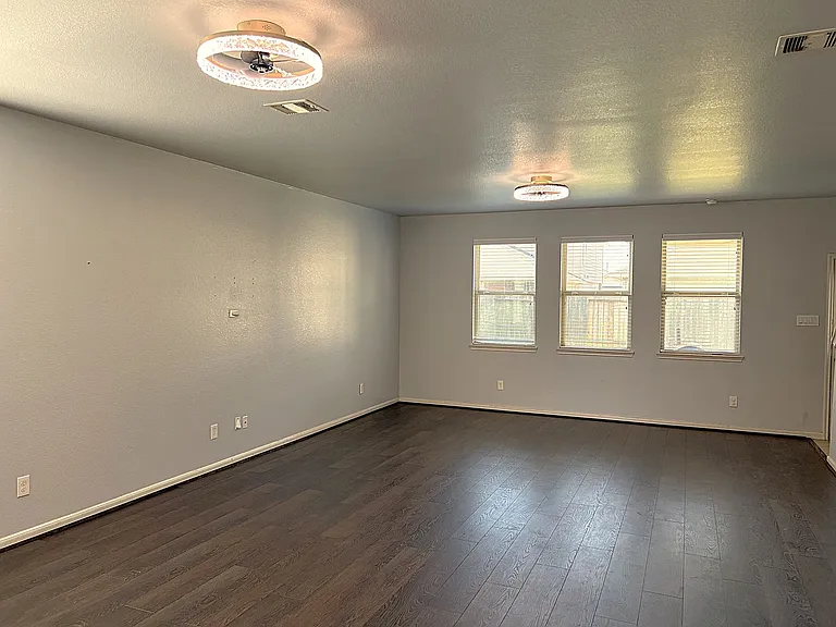 15631 Marble Bluff Ln — Photo 3