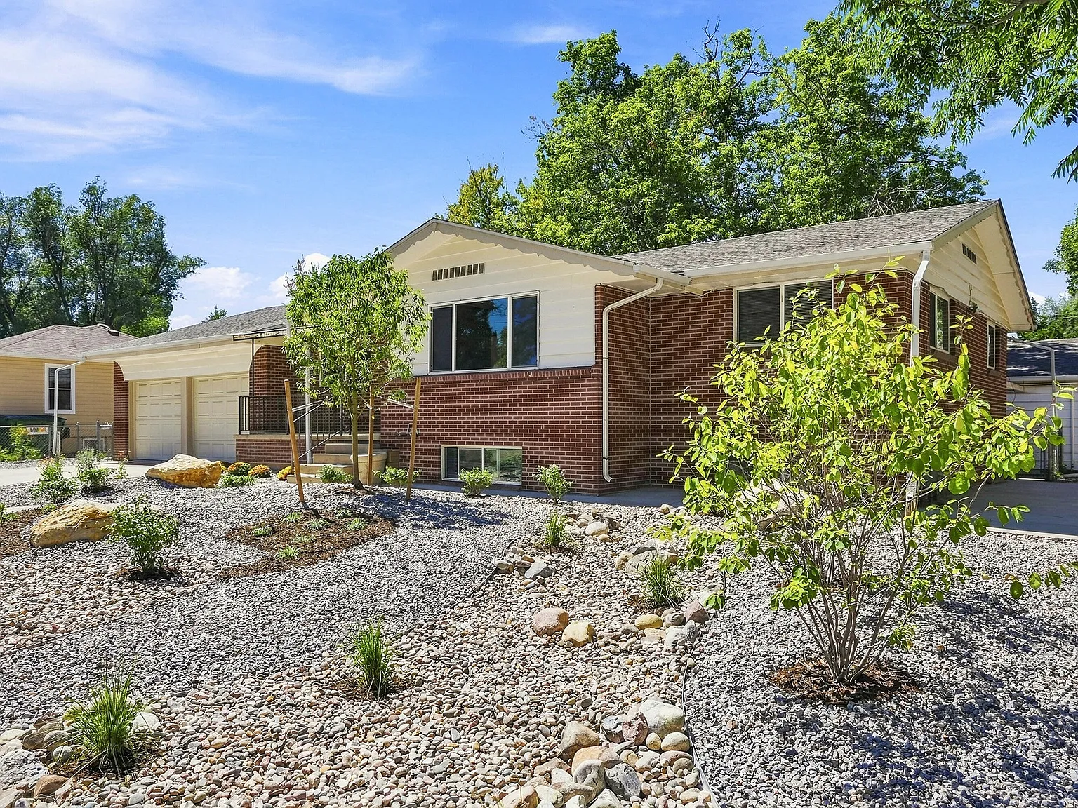 4 bed, 2498 sqft, $2,975 — Photo 3