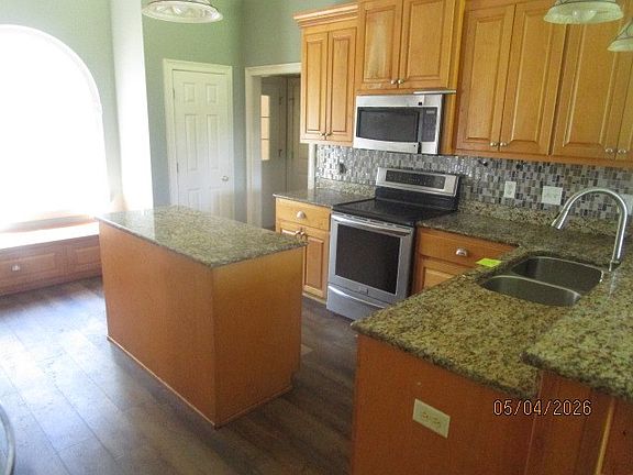 4th image of 252 Wiregrass Way