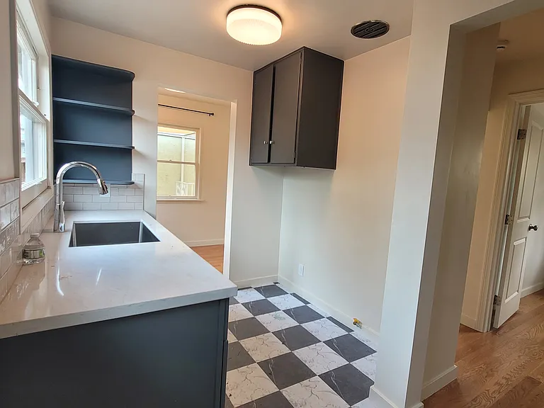 1913 Griffin Ave #B — Photo 8