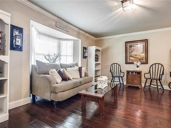 2nd image of 618 Winchester Dr
