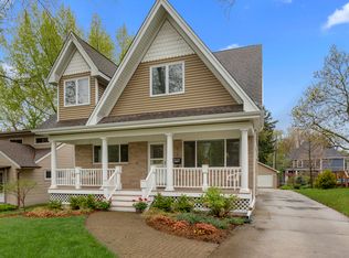 519 N Webster St, Naperville, IL 60563